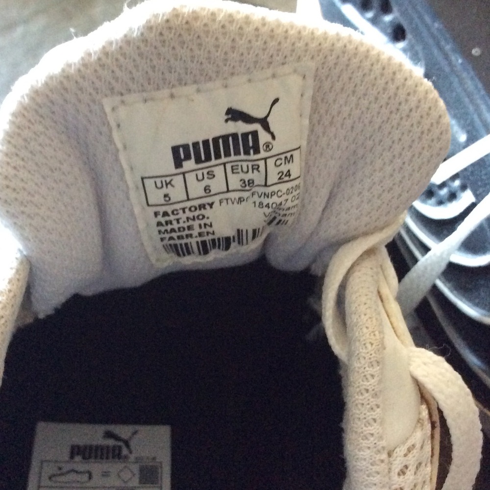 COPY - Puma Tennis Shoes - Picture 7 of 8